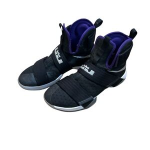 Nike LeBron Zoom Soldier 10 Court Purple